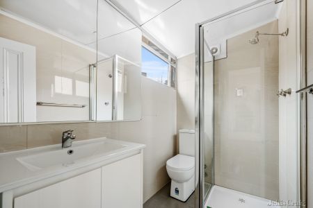 2 Dudley Street, West Melbourne VIC 3003 - House For Rent | Domain - Photo 3