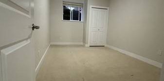 spacious 2 bedroom and 1 bath - Photo 2