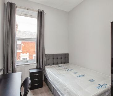 NEWLY REFURBISHED STUNNING MODERN 4 BED HOUSE CLOSE TO UNI AND CITY... - Photo 5