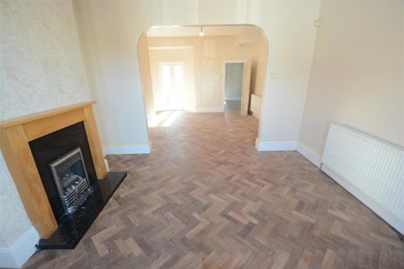 3 bedroom end of terrace house to rent - Photo 3