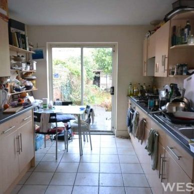 4 Bed - Wokingham Road, University Area - Photo 1