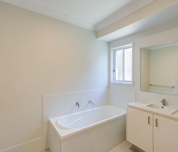 Spacious Family Home in Collingwood Park - Photo 4