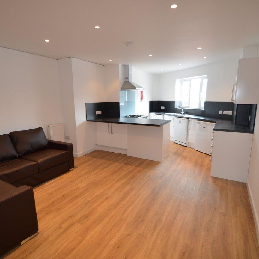 Hill Park Crescent, Plymouth - Photo 1