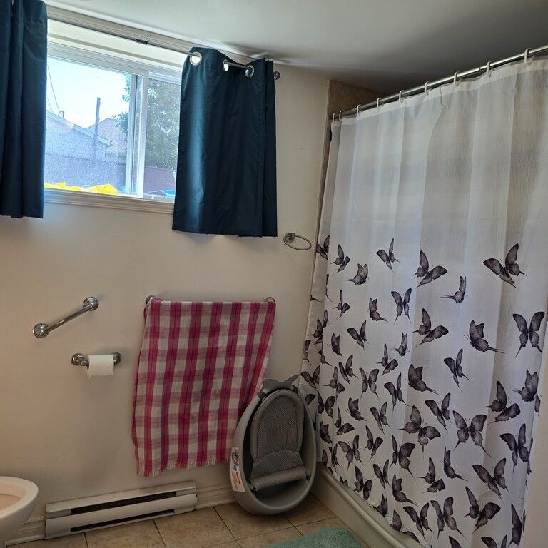 3 1/2 Semi Sous-sol D Un Bungalow - Photo 1