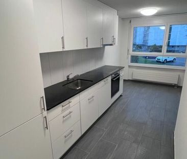 Beautiful bright 3 1/2 room apartment - Photo 4