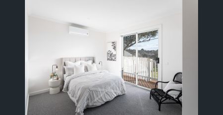 Modern & Central Living - Photo 3