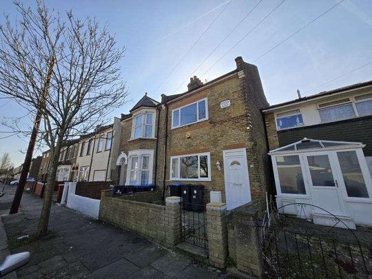 Beaconsfield Road, Enfield, EN3 - Photo 1