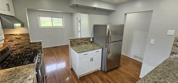 For Lease - 882 Southdown Drive, Oshawa, Ontario - Photo 1