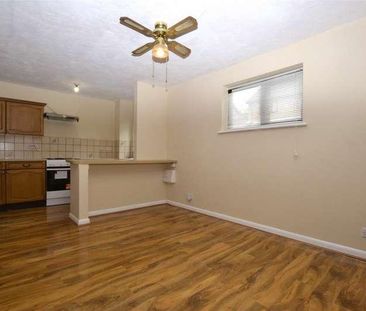 Oaklands Way, Wallington, Surrey, SM6 - Photo 1