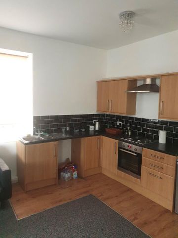 1 bedroom flat to rent - Photo 2