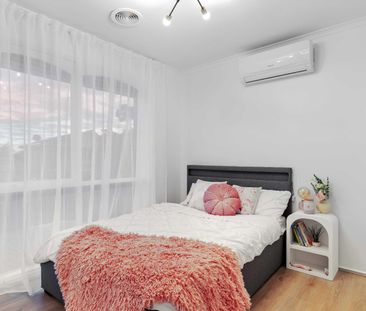 Stunning Family Home - Photo 3