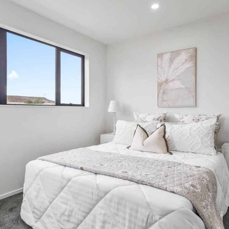 Brand New 4 Bedroom Townhouse - Photo 3