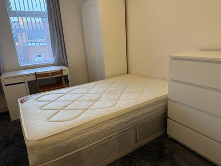 Warwick Street, Newcastle upon Tyne - Photo 2