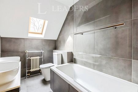 4 bedroom house to rent Cowfold Road, Bolney, Haywards Heath, RH17 - Photo 2