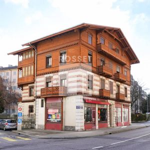 Appartement de 3 pièces au 1er étage dans un immeuble au cachet historique "Le Chalet Suisse" - Foto 3