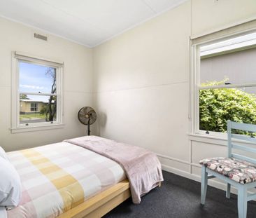 CHARM AND SPACE ON MURRAY STREET **12 month lease** - Photo 1