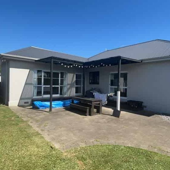 Family Friendly Home - Photo 1