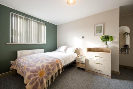 1 bedroom in a house share to rent - Photo 5