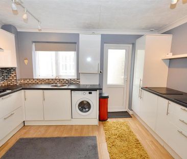 2 bedroom cottage to rent - Photo 3