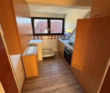 "GRÖDIG - Geräumiges 3 Zimmer Appartement im Dachgeschoss mit PKW-S... - Photo 1