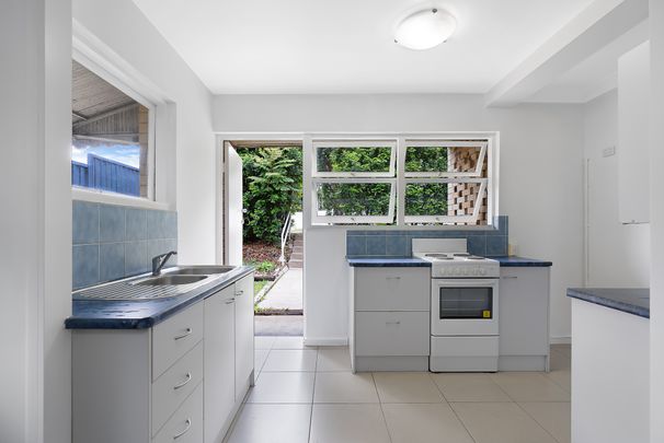 54 Stanley St, Camp Hill QLD 4152 - House For Rent | Domain - Photo 1