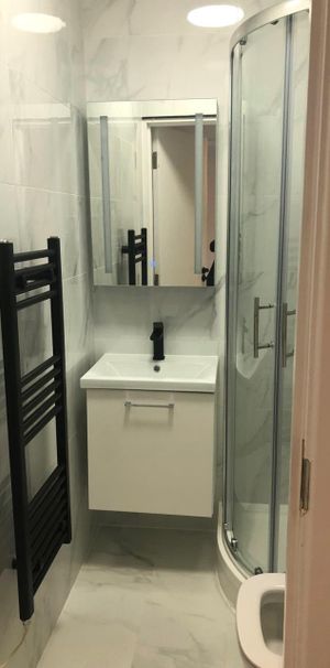 Studio Flat, High Road, N17 - Photo 1