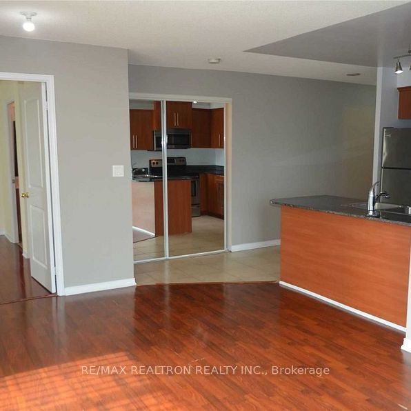 For Lease - 6 Rosebank Drive Unit# 3E, Toronto, Ontario - Photo 1
