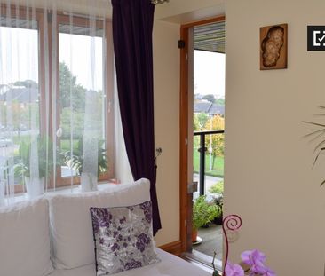 Inviting room in 2-bedroom apartment in Sandyford, Dublin - Photo 2