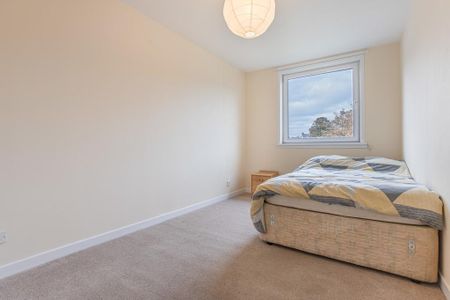 3 bedroom apartment to rent - Photo 3