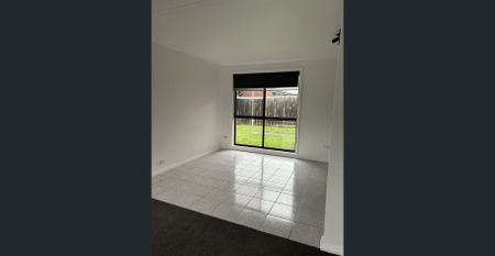 Cozy unit in a great location! - Photo 4