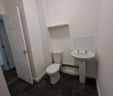 2 bedroom maisonette to rent - Photo 4