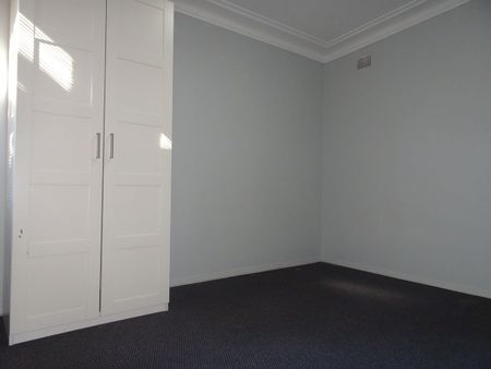 Spacious family home - Photo 4