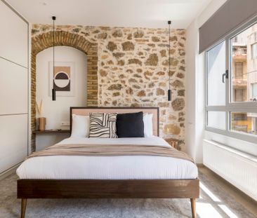 Psyrri Hideout · Chic 2BR Apartment - Photo 4