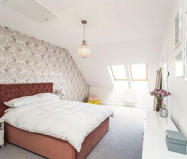 4 bedroom semi-detached house to rent - Photo 4