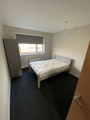 4 bedroom flat to rent - Photo 5