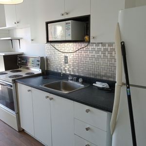 Plateau - 4 1/2 Sur Saint-Denis - Photo 2