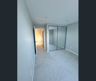 Brand new Granny Flat, private entry - Winston Hills - Photo 3