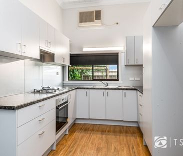 Loveable 2 Bedroom Terrace - Photo 3