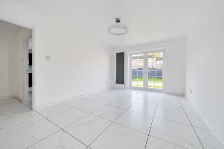 3 bedroom terraced house to rent - Photo 2