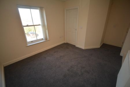2 bed Apartment for Rent - Photo 2