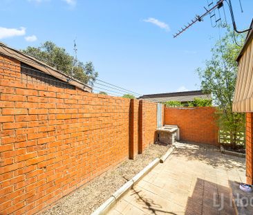 Neat Single Level 2 Bedroom Townhouse - Photo 6