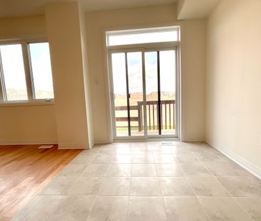 For Lease - 242 Port Crescent, Welland, Ontario - Photo 1