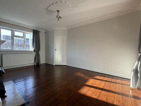 3 bedroom terraced house to rent - Photo 3