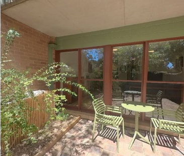 Your Fully Furnished Sanctuary in the Heart of Lyneham - Photo 1