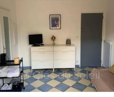 Location Appartement 1 pièce 19m² BANDOL 83150 - Photo 1