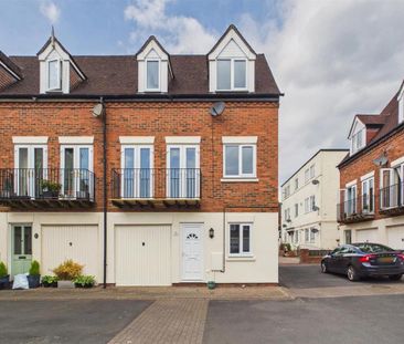 3 bedroom end of terrace house to rent - Photo 2