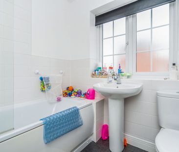 3 bedroom house to rent Hutton Close, Quorn, Loughborough, Leiceste... - Photo 4