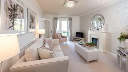 Beeches Lodge, Burnham, Buckinghamshire - Photo 3
