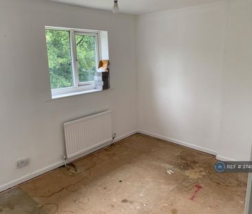 2 bedroom terraced house to rent - Photo 2