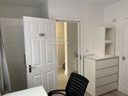 Room in a Shared House, Charter Avenue, CV4 - Photo 1